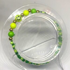 💚 Green happy face beads bracelet 💚